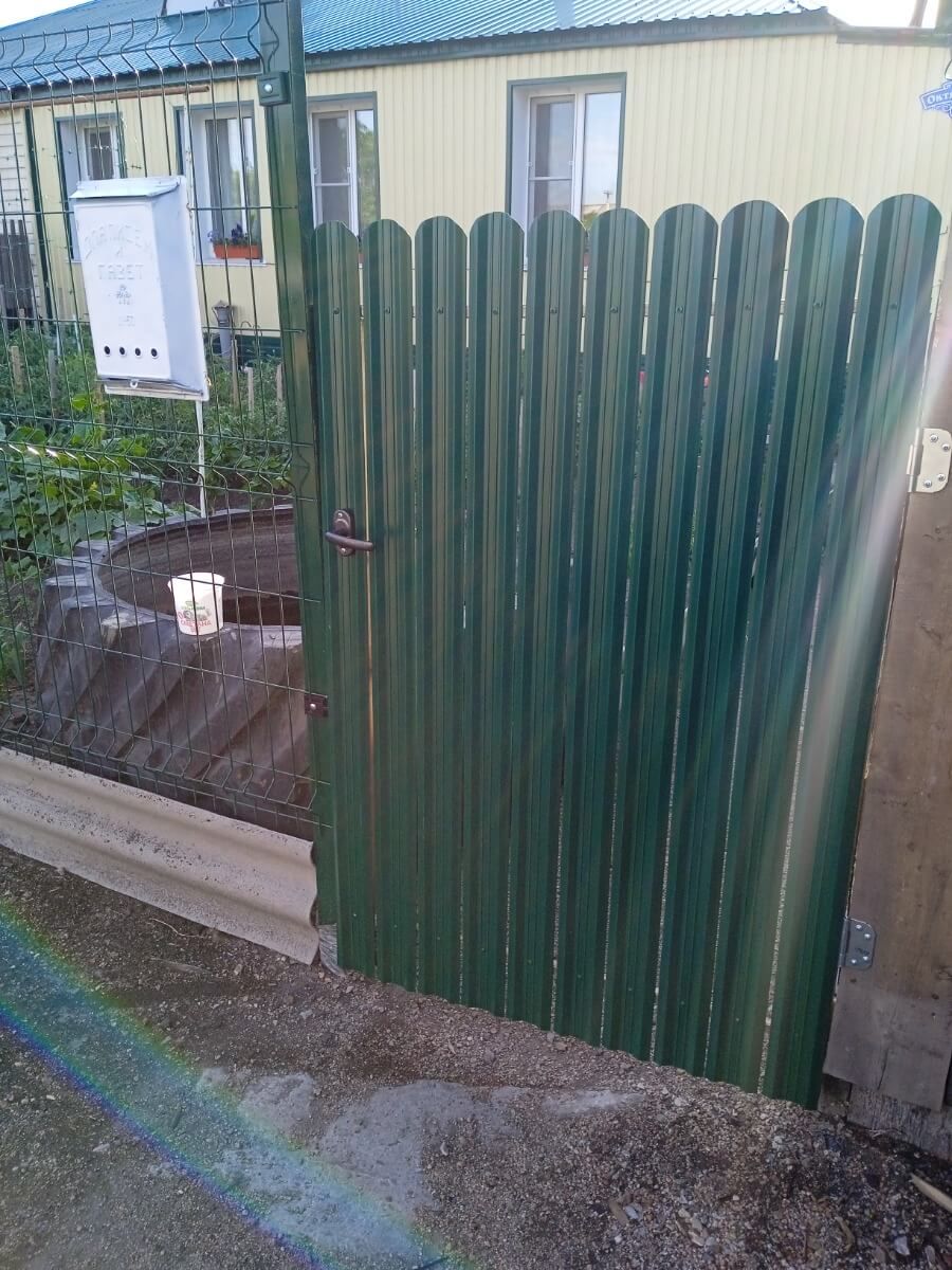 Калитка из штакетника ЭКО-М RAL6005/6005 Зеленый Мох двусторонний в Элисте