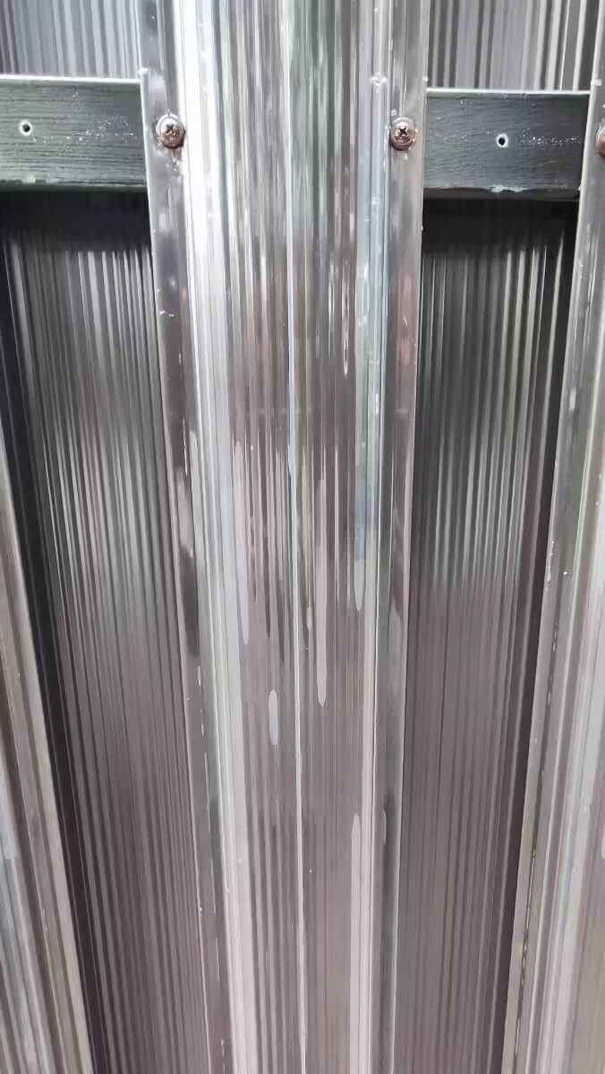 Забор из евроштакетника 22м RAL8019/8019 Темный Шоколад двусторонний фото 3 в Элисте