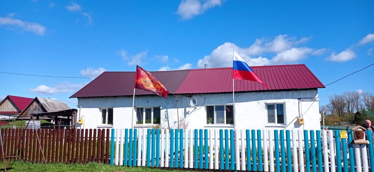Забор из евроштакетника 16м RAL5021 Морская Волна, RAL9003 Белый в Элисте